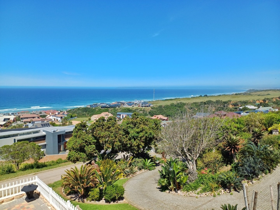 5 Bedroom Property for Sale in Outeniqua Strand Western Cape